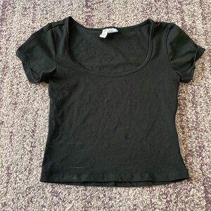 H&M black crop top